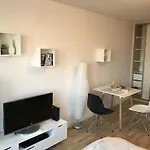 Metromarymont Apartment